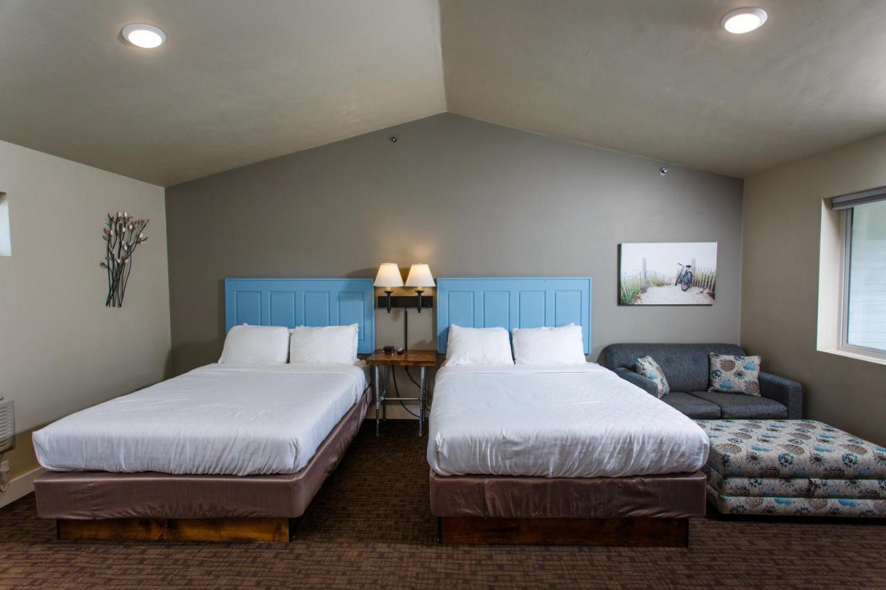 Julie's Park Cafe & Motel 2*